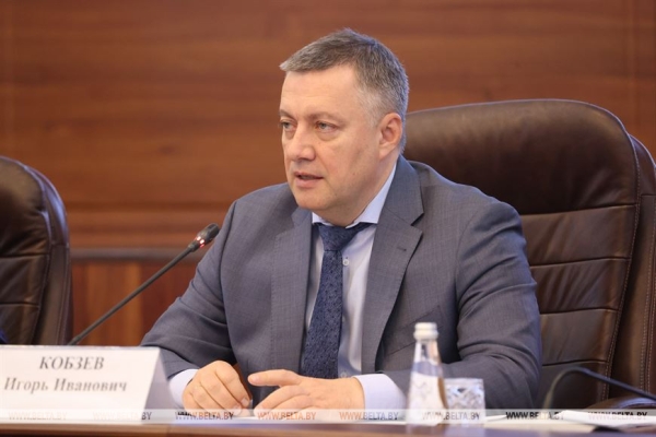 "Надо переходить в турборежим". Головченко назвал новые приоритеты сотрудничества с Иркутской областью "Надо переходить в турборежим". Головченко назвал новые приоритеты сотрудничества с Иркутской областью