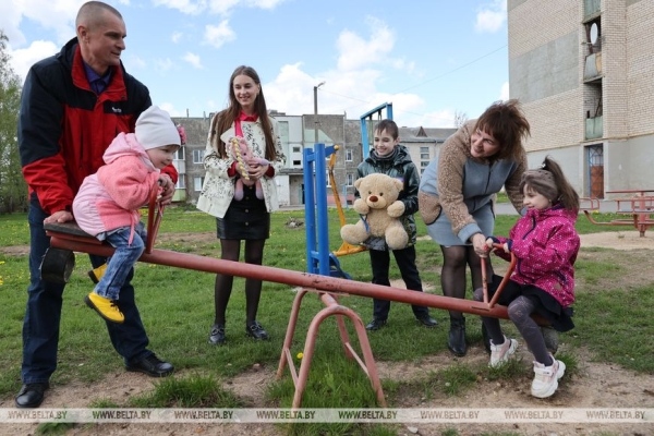Мама, папа, я: семейное счастье разных поколений белорусов в архивных фото БЕЛТА Мама, папа, я: семейное счастье разных поколений белорусов в архивных фото БЕЛТА