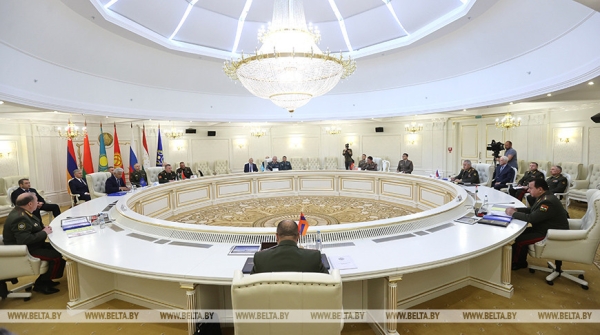 Хренин: приоритетом белорусского председательства в ОДКБ станет укрепление взаимного доверия Хренин: приоритетом белорусского председательства в ОДКБ станет укрепление взаимного доверия