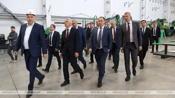 Поставки техники, лесная промышленность, туризм. Головченко о перспективах взаимодействия с Карелией Поставки техники, лесная промышленность, туризм. Головченко о перспективах взаимодействия с Карелией