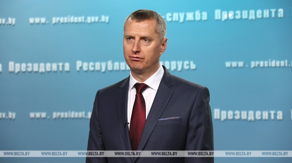 "Хватит перебрасывать через забор!" Лукашенко ставит задачу нарастить сотрудничество с Уралом, Сибирью и Дальним Востоком "Хватит перебрасывать через забор!" Лукашенко ставит задачу нарастить сотрудничество с Уралом, Сибирью и Дальним Востоком