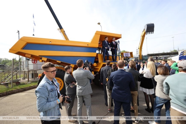 Поставки техники, лесная промышленность, туризм. Головченко о перспективах взаимодействия с Карелией Поставки техники, лесная промышленность, туризм. Головченко о перспективах взаимодействия с Карелией