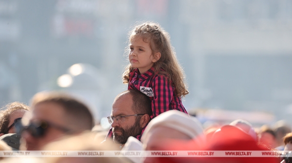 Белорусские артисты сегодня выступят в Александровском сквере Минска Белорусские артисты сегодня выступят в Александровском сквере Минска