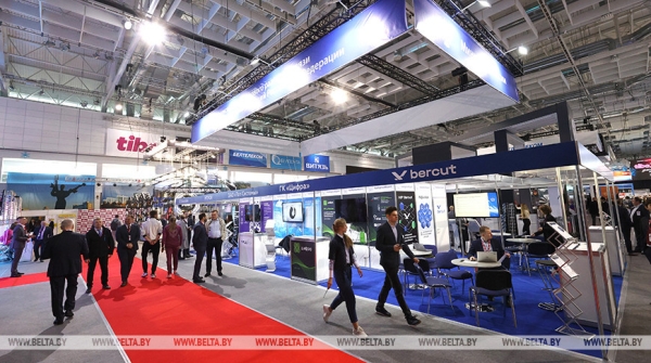 О рекорде ТИБО, планах на год и работе связистов в Беларуси О рекорде ТИБО, планах на год и работе связистов в Беларуси