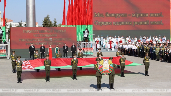 Сергеенко: нужно чтить государственные символы и учить этому подрастающее поколение Сергеенко: нужно чтить государственные символы и учить этому подрастающее поколение