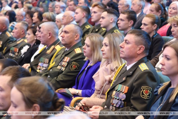 Головченко: несмотря на внешнее давление, государство делает все для устойчивого развития Беларуси Головченко: несмотря на внешнее давление, государство делает все для устойчивого развития Беларуси