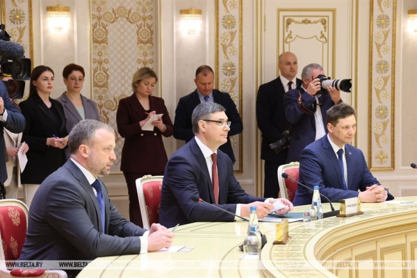 Готовность №1, безумство Киева, привет от команданте и Владимирский тяжеловоз. Итоги резонансной недели Президента Готовность №1, безумство Киева, привет от команданте и Владимирский тяжеловоз. Итоги резонансной недели Президента