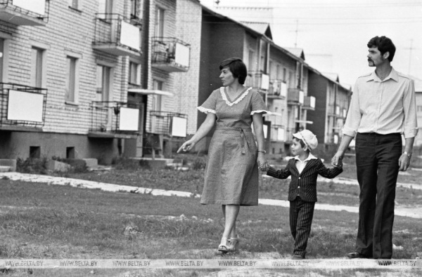 Мама, папа, я: семейное счастье разных поколений белорусов в архивных фото БЕЛТА Мама, папа, я: семейное счастье разных поколений белорусов в архивных фото БЕЛТА