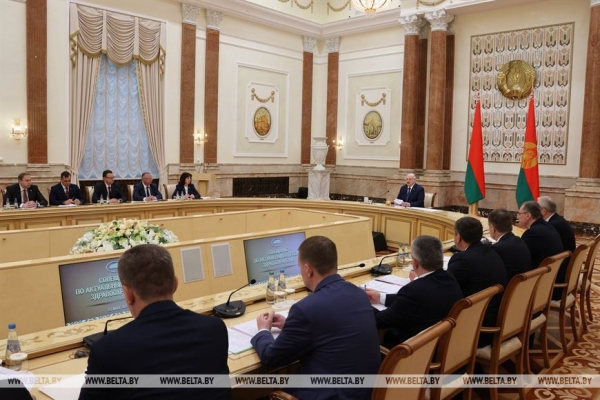 "Люди вправе видеть отдачу". Лукашенко поставил перед системой здравоохранения принципиальный вопрос "Люди вправе видеть отдачу". Лукашенко поставил перед системой здравоохранения принципиальный вопрос