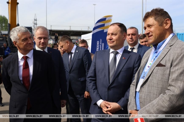 Поставки техники, лесная промышленность, туризм. Головченко о перспективах взаимодействия с Карелией Поставки техники, лесная промышленность, туризм. Головченко о перспективах взаимодействия с Карелией