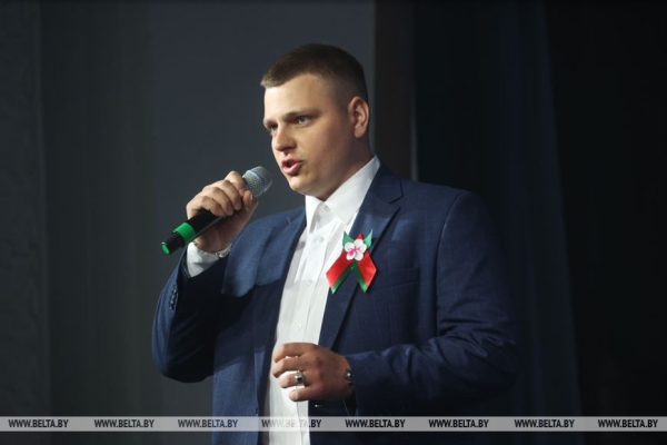 Конкурс песни военных лет среди промпредприятий проходит в Жодино Конкурс песни военных лет среди промпредприятий проходит в Жодино