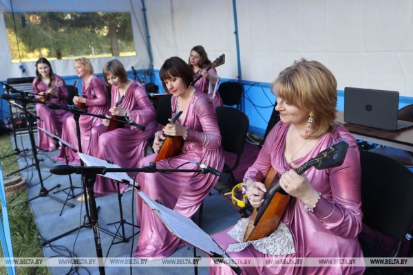 ФОТОФАКТ: "Ночь музеев" прошла в музее-усадьбе Ильи Репина "Здравнево" ФОТОФАКТ: "Ночь музеев" прошла в музее-усадьбе Ильи Репина "Здравнево"