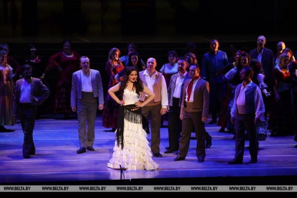 Большой театр в портретах, лицах и событиях. Главная театральная музыкальная сцена Беларуси празднует 90-летие Большой театр в портретах, лицах и событиях. Главная театральная музыкальная сцена Беларуси празднует 90-летие