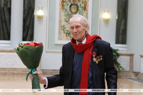 Праздник труда, секретное совещание Лукашенко с силовиками и боевое задание. Итоги знаковой недели Президента Праздник труда, секретное совещание Лукашенко с силовиками и боевое задание. Итоги знаковой недели Президента