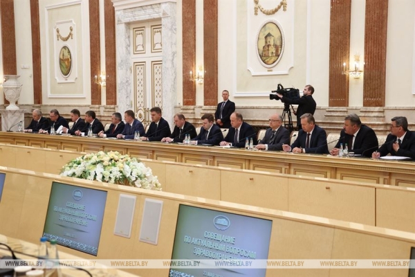 "Срок один - 1 января". Лукашенко поручил устранить к новому году все недостатки в здравоохранении "Срок один - 1 января". Лукашенко поручил устранить к новому году все недостатки в здравоохранении