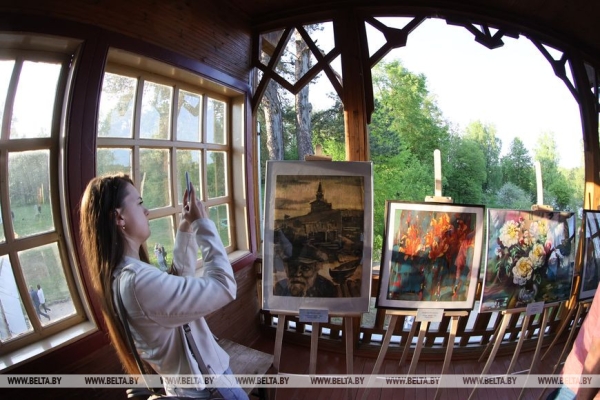 ФОТОФАКТ: "Ночь музеев" прошла в музее-усадьбе Ильи Репина "Здравнево" ФОТОФАКТ: "Ночь музеев" прошла в музее-усадьбе Ильи Репина "Здравнево"