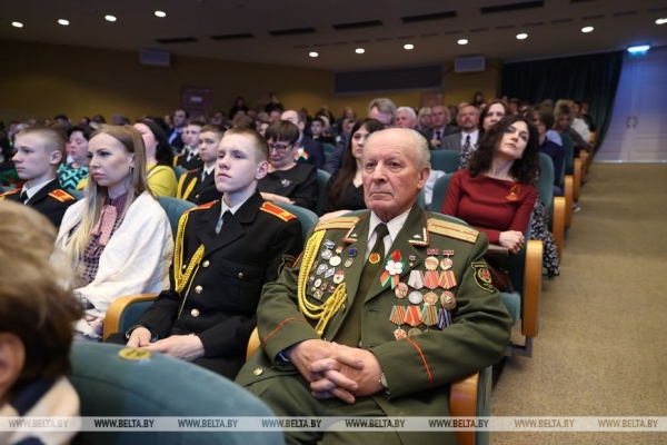 Головченко: несмотря на внешнее давление, государство делает все для устойчивого развития Беларуси Головченко: несмотря на внешнее давление, государство делает все для устойчивого развития Беларуси