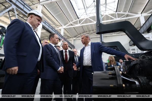 Поставки техники, лесная промышленность, туризм. Головченко о перспективах взаимодействия с Карелией Поставки техники, лесная промышленность, туризм. Головченко о перспективах взаимодействия с Карелией