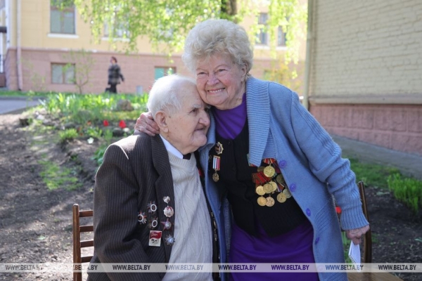 ФОТОРЕПОРТАЖ: В Беларуси чествуют ветеранов в преддверии Дня Победы ФОТОРЕПОРТАЖ: В Беларуси чествуют ветеранов в преддверии Дня Победы