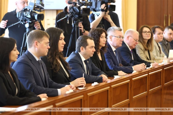 Головченко: рассчитываем выйти на стратегическое решение по перевалке грузов через порты Мурманской области Головченко: рассчитываем выйти на стратегическое решение по перевалке грузов через порты Мурманской области