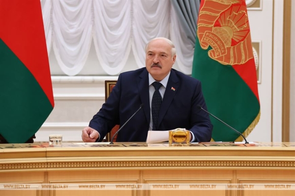 Готовность №1, безумство Киева, привет от команданте и Владимирский тяжеловоз. Итоги резонансной недели Президента Готовность №1, безумство Киева, привет от команданте и Владимирский тяжеловоз. Итоги резонансной недели Президента