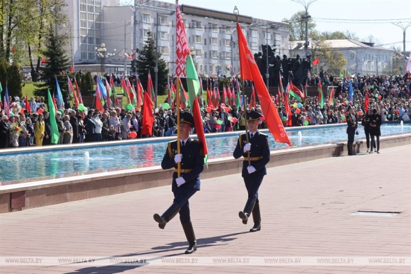 ФОТОРЕПОРТАЖ: День Победы празднуют в Беларуси ФОТОРЕПОРТАЖ: День Победы празднуют в Беларуси