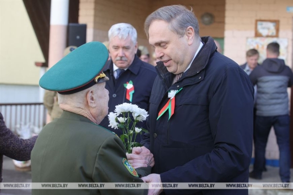ФОТОРЕПОРТАЖ: В Беларуси чествуют ветеранов в преддверии Дня Победы ФОТОРЕПОРТАЖ: В Беларуси чествуют ветеранов в преддверии Дня Победы