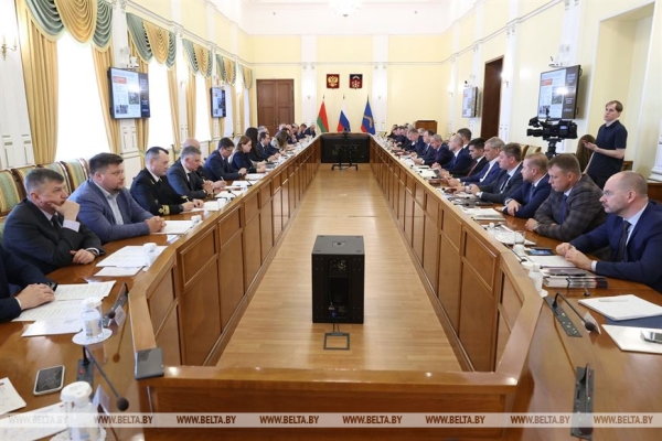 Сумма контрактов по итогам визита Головченко в Карелию и Мурманск составила около $100 млн Сумма контрактов по итогам визита Головченко в Карелию и Мурманск составила около $100 млн