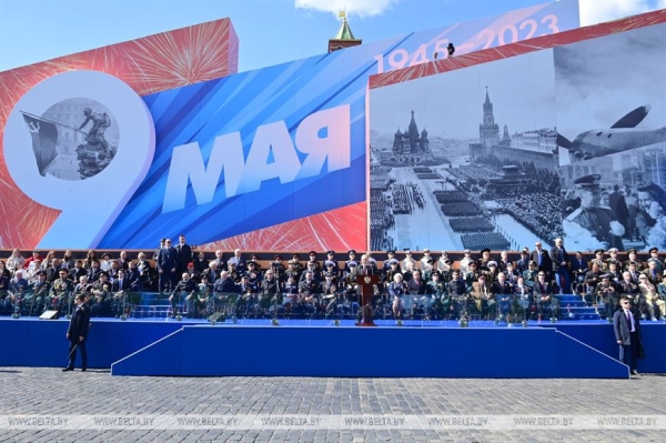 Лукашенко в Москве принял участие в торжествах в честь Дня Победы Лукашенко в Москве принял участие в торжествах в честь Дня Победы