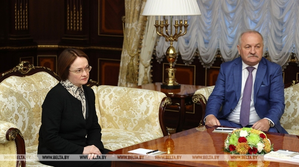 Лукашенко: мы с Путиным договорились, что введение единой валюты - вопрос не сегодняшнего дня Лукашенко: мы с Путиным договорились, что введение единой валюты - вопрос не сегодняшнего дня