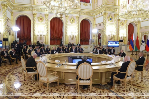 Амбициозная задача, заземление Минздрава, приоритеты в ЕАЭС и ядерное рукопожатие. Итоги разноплановой недели Президента Амбициозная задача, заземление Минздрава, приоритеты в ЕАЭС и ядерное рукопожатие. Итоги разноплановой недели Президента