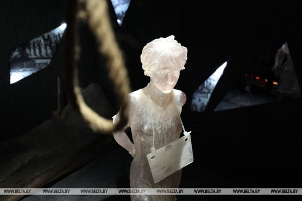 Наследие для будущих поколений. Белорусские артисты высадили в "Хатыни" около тысячи молодых елей Наследие для будущих поколений. Белорусские артисты высадили в "Хатыни" около тысячи молодых елей