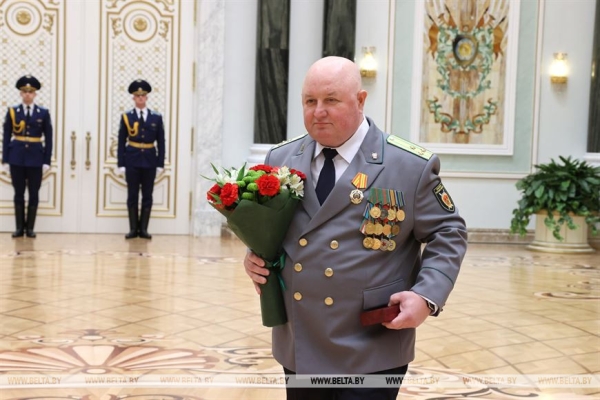 Лукашенко в преддверии Дня Победы вручил государственные награды Лукашенко в преддверии Дня Победы вручил государственные награды