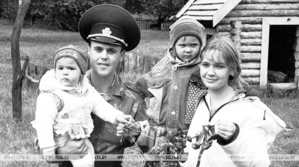 Мама, папа, я: семейное счастье разных поколений белорусов в архивных фото БЕЛТА Мама, папа, я: семейное счастье разных поколений белорусов в архивных фото БЕЛТА