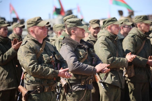 Хренин: белорусы хотят мирно трудиться на своей земле и не позволят говорить с собой с позиции силы Хренин: белорусы хотят мирно трудиться на своей земле и не позволят говорить с собой с позиции силы