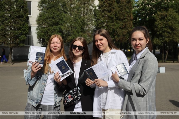 Спокойнее, увереннее, разнообразнее. В Беларуси прошел заключительный ЦЭ по выбору Спокойнее, увереннее, разнообразнее. В Беларуси прошел заключительный ЦЭ по выбору