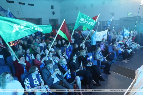 Конкурс песни военных лет среди промпредприятий проходит в Жодино Конкурс песни военных лет среди промпредприятий проходит в Жодино