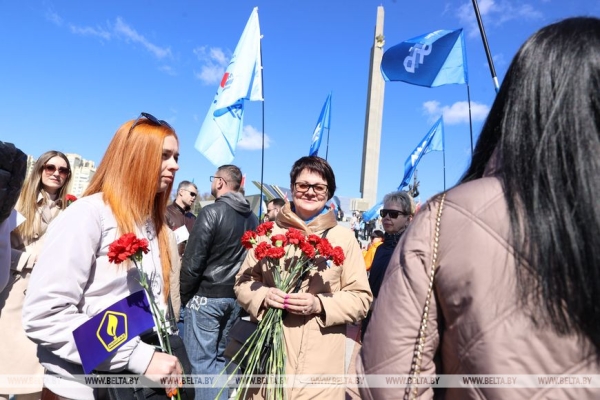 Костевич: Праздник труда объединяет представителей разных поколений и профессий Костевич: Праздник труда объединяет представителей разных поколений и профессий