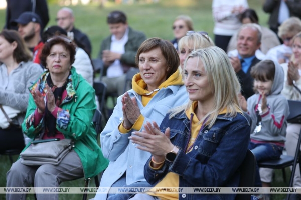 ФОТОФАКТ: "Ночь музеев" прошла в музее-усадьбе Ильи Репина "Здравнево" ФОТОФАКТ: "Ночь музеев" прошла в музее-усадьбе Ильи Репина "Здравнево"