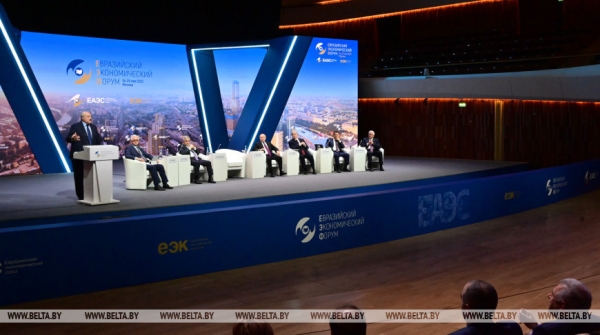 Амбициозная задача, заземление Минздрава, приоритеты в ЕАЭС и ядерное рукопожатие. Итоги разноплановой недели Президента Амбициозная задача, заземление Минздрава, приоритеты в ЕАЭС и ядерное рукопожатие. Итоги разноплановой недели Президента