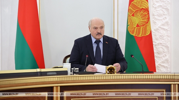 Праздник труда, секретное совещание Лукашенко с силовиками и боевое задание. Итоги знаковой недели Президента Праздник труда, секретное совещание Лукашенко с силовиками и боевое задание. Итоги знаковой недели Президента