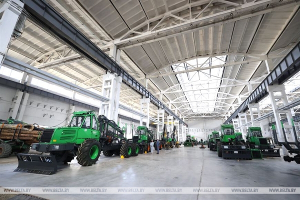 Поставки техники, лесная промышленность, туризм. Головченко о перспективах взаимодействия с Карелией Поставки техники, лесная промышленность, туризм. Головченко о перспективах взаимодействия с Карелией