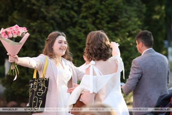 Выпускные вечера прошли по всей Беларуси Выпускные вечера прошли по всей Беларуси