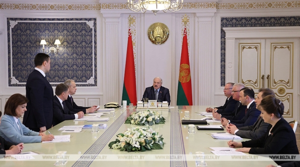 Лукашенко: технического сбоя при проведении ЦЭ не было, но нахомутали с системой подсчета баллов