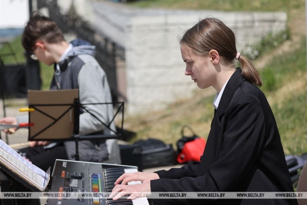 ФОТОФАКТ: Музыкальная гостиная открыла сезон в Троицком предместье ФОТОФАКТ: Музыкальная гостиная открыла сезон в Троицком предместье