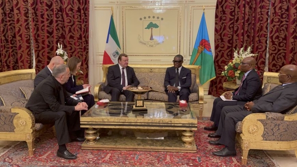 Лукашенко пригласил Президента Экваториальной Гвинеи посетить с визитом Беларусь Лукашенко пригласил Президента Экваториальной Гвинеи посетить с визитом Беларусь