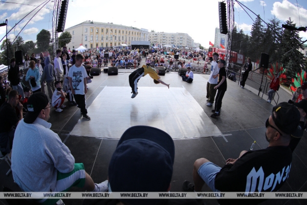 Почти 5,5 тыс. призов, яркие эмоции и впечатления: в Барановичах завершается фестиваль "Вытокі" Почти 5,5 тыс. призов, яркие эмоции и впечатления: в Барановичах завершается фестиваль "Вытокі"