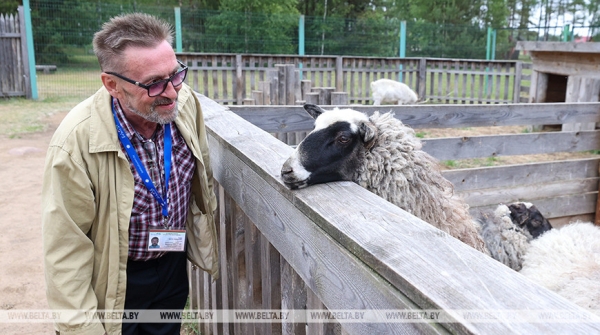 "Нужно пообщаться с природой, чтобы почувствовать релакс". Кто и зачем приезжает к духу болот в заповедник "Нужно пообщаться с природой, чтобы почувствовать релакс". Кто и зачем приезжает к духу болот в заповедник