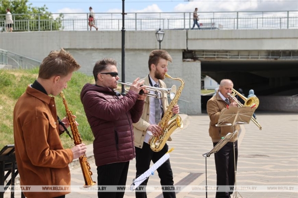 ФОТОФАКТ: Музыкальная гостиная открыла сезон в Троицком предместье ФОТОФАКТ: Музыкальная гостиная открыла сезон в Троицком предместье