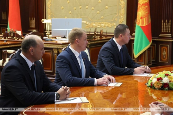 Подсчет денег и баллов ЦЭ, ответ на попытки "растащить СНГ" и дедлайн для здравоохранения. Подробности насыщенной недели Президента Подсчет денег и баллов ЦЭ, ответ на попытки "растащить СНГ" и дедлайн для здравоохранения. Подробности насыщенной недели Президента